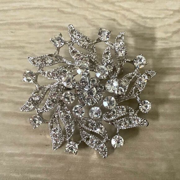 Art Deco Antique Inspired Clear Crystal Starburst Brooch Pin Silver Tone OS - Picture 4 of 6